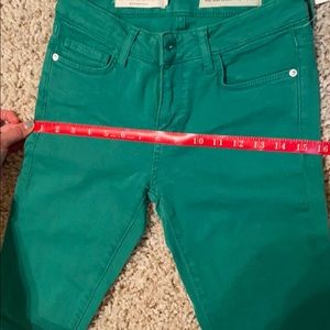 Mid-rise skinny jeans